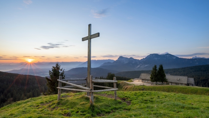 Blick auf die Bergwelt am Hintersee