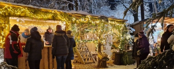Stand auf dem Weihnachtsmarkt