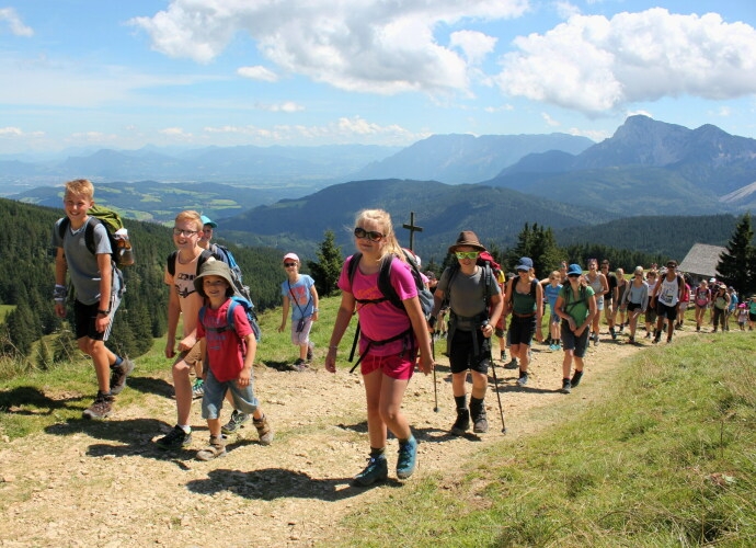 Gruppe beim Wandern.